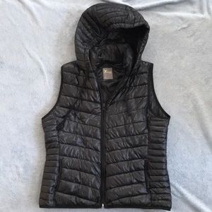 Black puffer vest